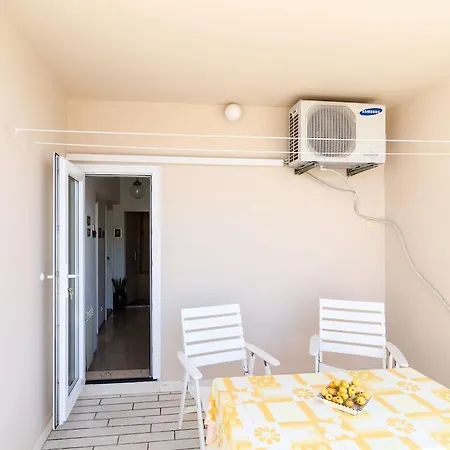 Vican Apartment *